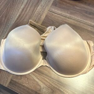 Victoria’s Secret Body By Victoria  Lightly Lined Full Coverage Bra 38 G